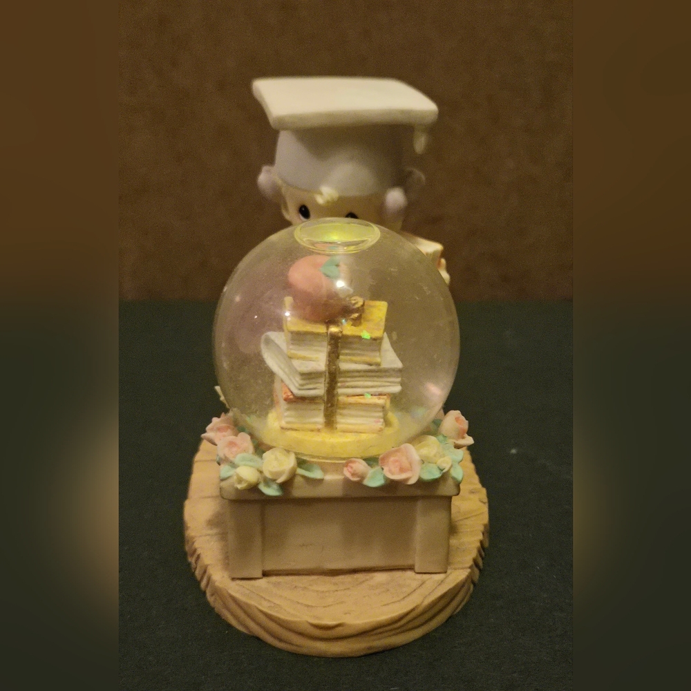 ​Vintage 1998 Precious Moments "Graduation" Water Globe - Enesco - Picture 4 of 6